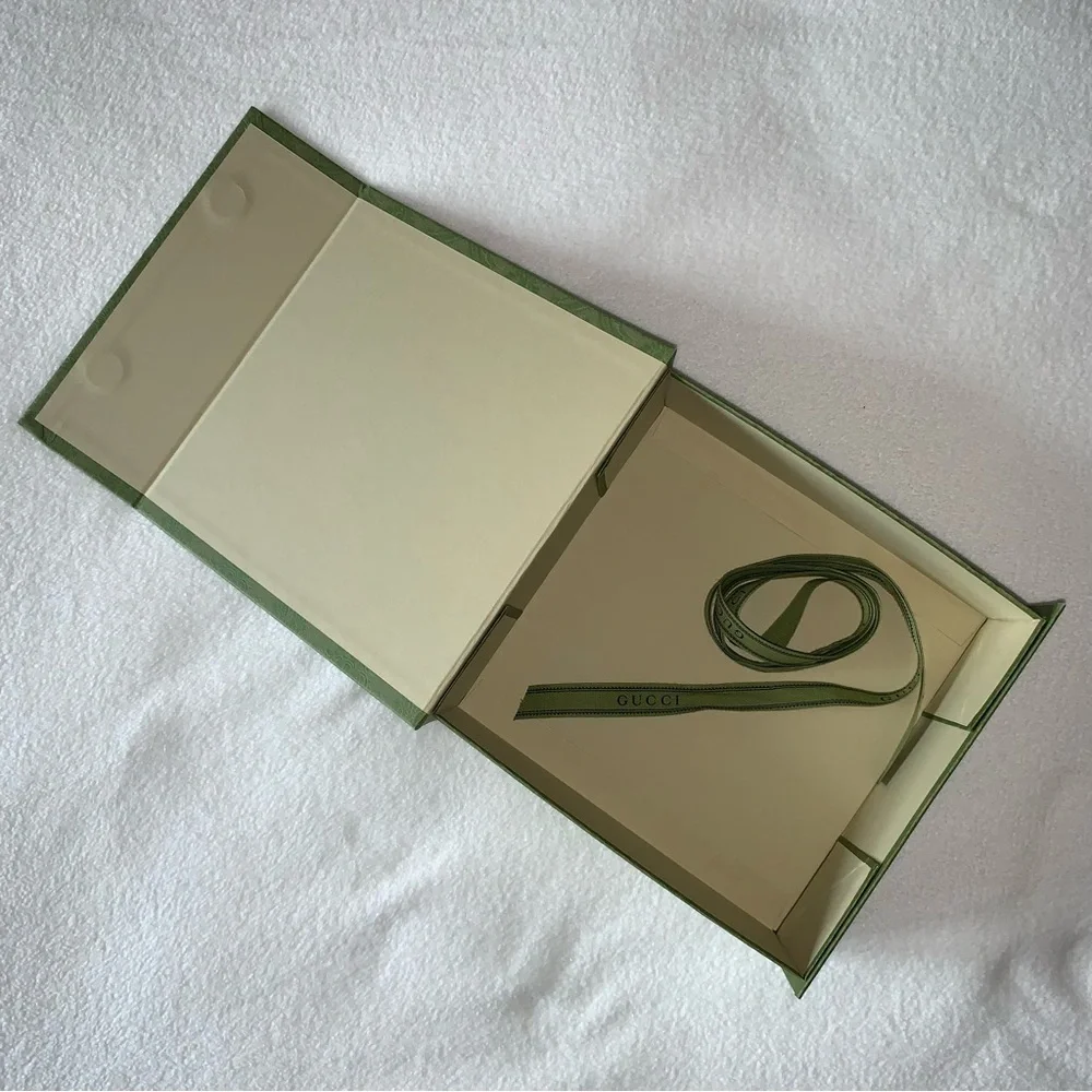 NEW! GUCCI Gift Box with Magnetic Flap Closure, GORGEOUS - Picture 14 of 16
